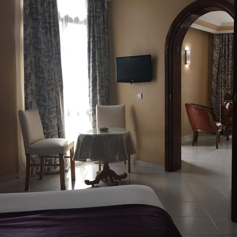 Rania Belmadina Hotel Casablanca Esterno foto