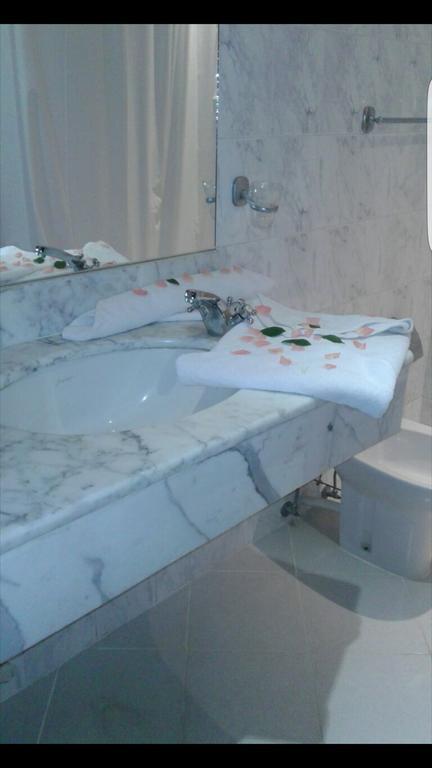 Rania Belmadina Hotel Casablanca Esterno foto