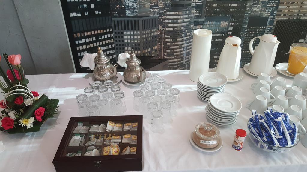 Rania Belmadina Hotel Casablanca Esterno foto