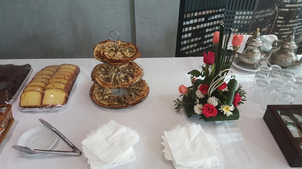 Rania Belmadina Hotel Casablanca Esterno foto