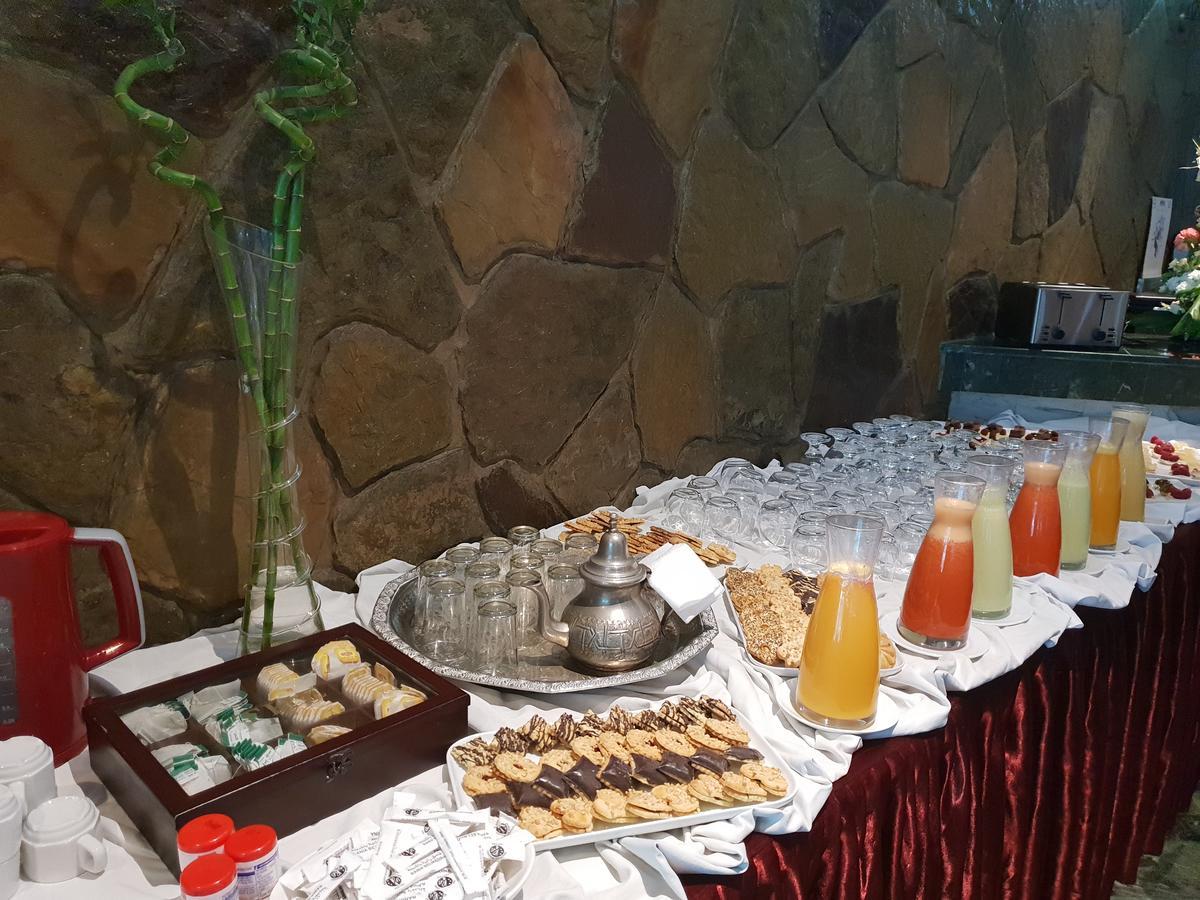 Rania Belmadina Hotel Casablanca Esterno foto