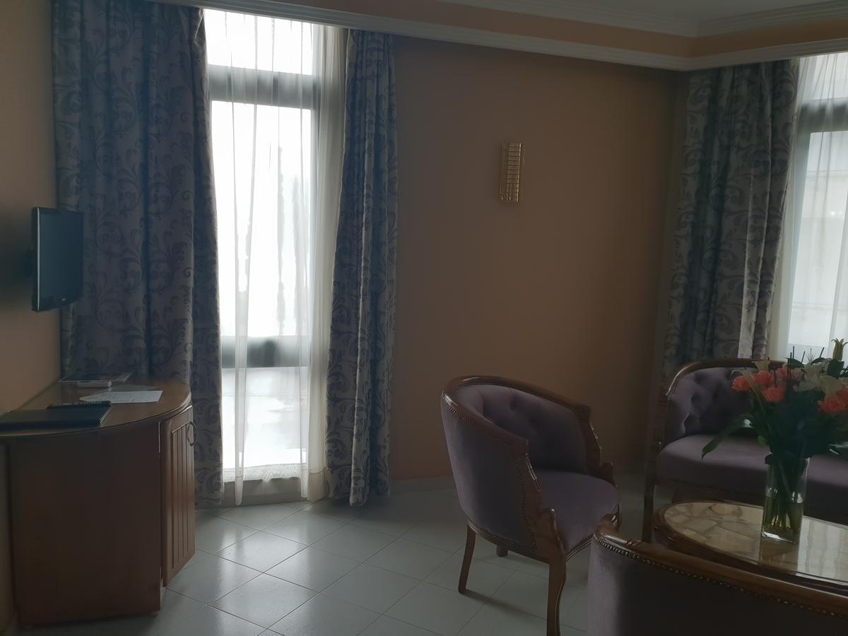 Rania Belmadina Hotel Casablanca Esterno foto